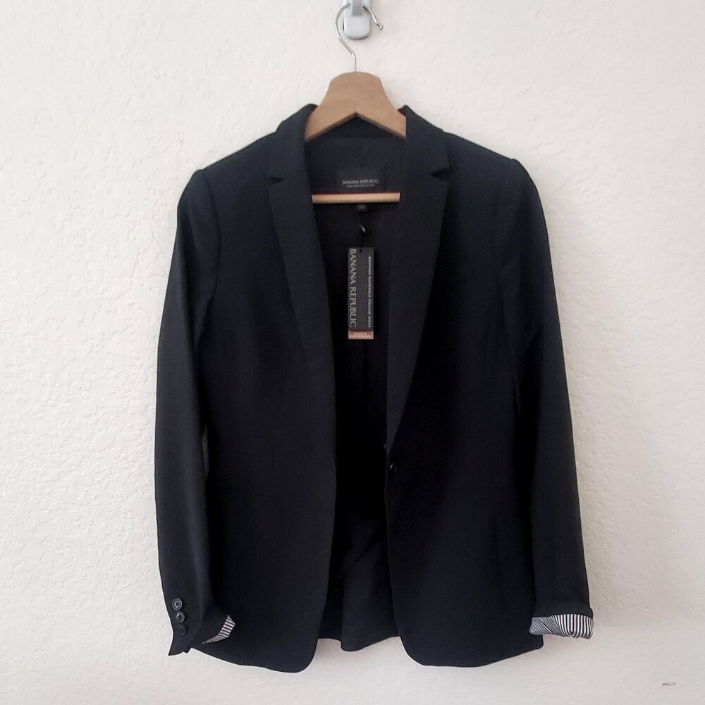 Banana Republic Long and Lean Black Blazer with striped pattern cuff  BRAND NEW